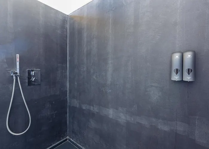 לינה וארוחת בוקר Turenum 4*